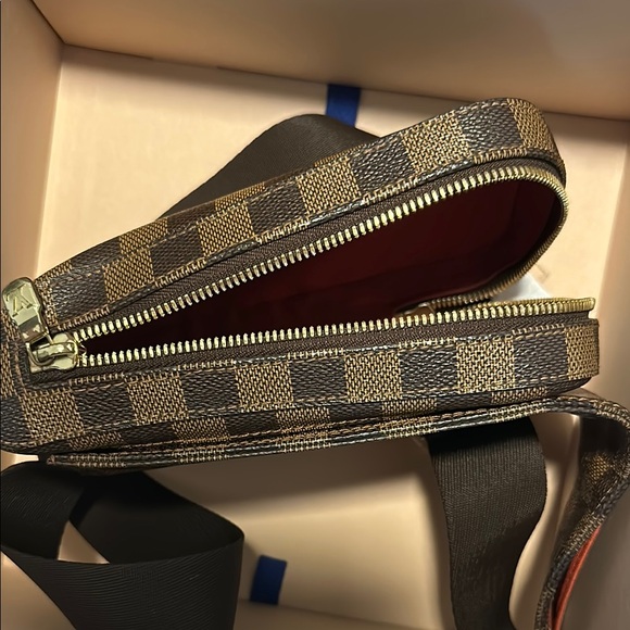 Louis Vuitton Brown and Black Belt Bag with Damier Print - Picture 4 of 4